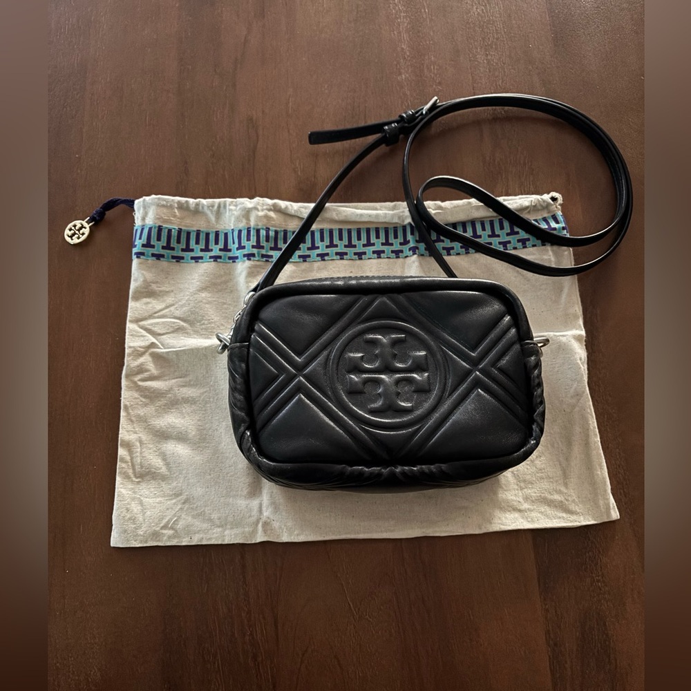 Pre-Loved Tory Burch Soft Leather Camera Bag